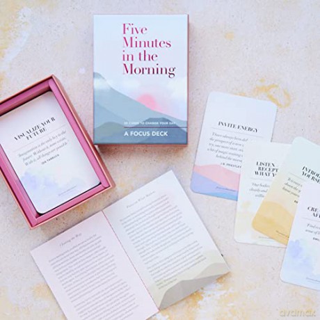 Five Minutes in the Morning: A Focus Journal (Five-minute Self-care Journals) - Aster [KALENDARZ]