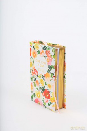 Floral One Line a Day: A Five-Year Memory Book - Yao Cheng [KSIĄŻKA]