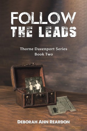 Follow the Leads: Thorne Davenport Series - Book Two - Deborah Ann Reardon [KSIĄŻKA]