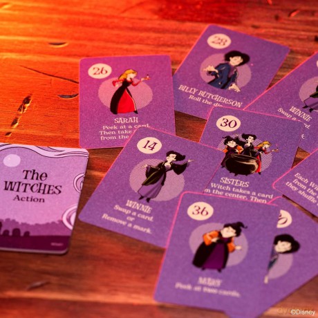 Funko Disney Hocus Pocus - Tricks and Wits! Card Game [KSIĄŻKA]