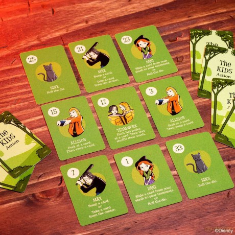 Funko Disney Hocus Pocus - Tricks and Wits! Card Game [KSIĄŻKA]