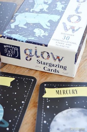 Glow: Discover 30 Constellations, Stars and Planets! - Noelia González [KSIĄŻKA]