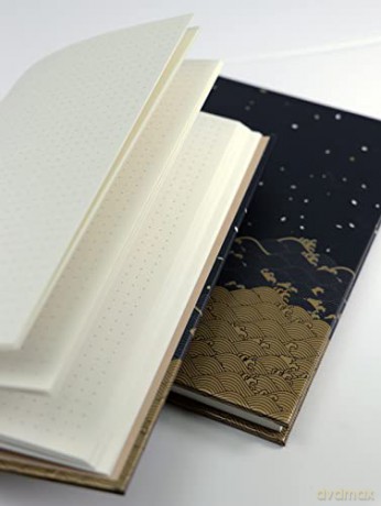 Golden Waves Hardcover Journal: Dotted Notebook: With Ribbon Bookmark: Blank Notebook with Ribbon Bookmark - Tuttle Studio [KSIĄŻKA]
