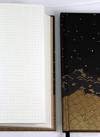Golden Waves Hardcover Journal: Dotted Notebook: With Ribbon Bookmark: Blank Notebook with Ribbon Bookmark - Tuttle Studio [KSIĄŻKA]