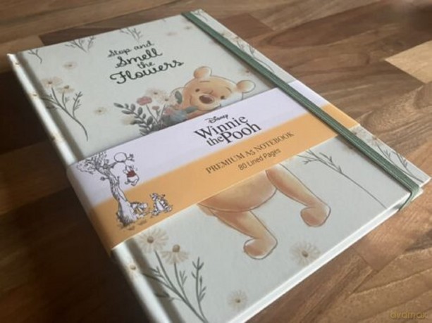 Grindstore Disney Winnie The Pooh A5 Notebook (Stop and Smell the Flowers Design) - Official Merchandise [KSIĄŻKA]