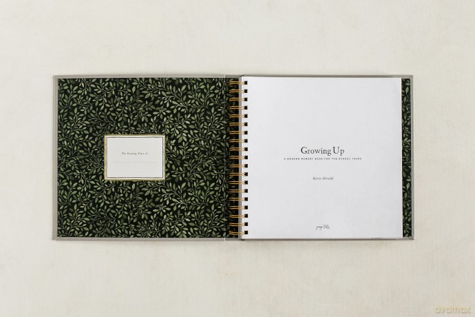 Growing Up: A Modern Memory Book for the School Years - Korie Herold [KSIĄŻKA]