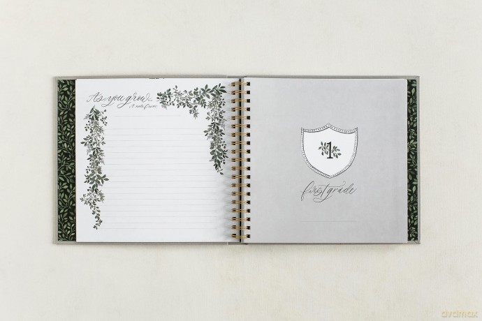 Growing Up: A Modern Memory Book for the School Years - Korie Herold [KSIĄŻKA]