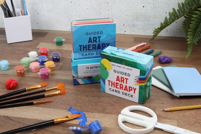 Guided Art Therapy Card Deck: 75 Activities to Explore Your Feelings and Manage Your Emotional Well-Being - 75 cards - Emily Sharp [KSIĄŻKA]