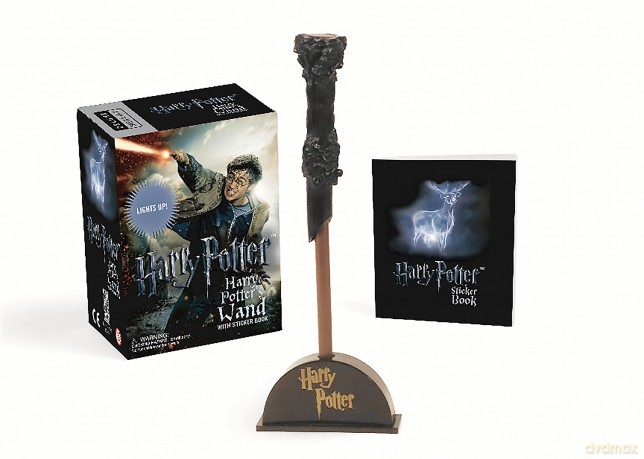 Harry Potter Wizard's Wand with Sticker Book: Lights Up! - Running Press [KSIĄŻKA]