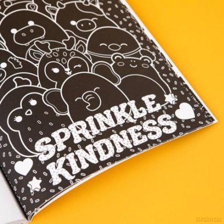 Hinkler | Original Squishmallows Neon Colouring Book | 32 Page Colouring-in Book for Teens and Children | Arts and Crafts Gifts - Hinkler Pty Ltd [KSIĄŻKA]