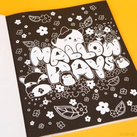 Hinkler | Original Squishmallows Neon Colouring Book | 32 Page Colouring-in Book for Teens and Children | Arts and Crafts Gifts - Hinkler Pty Ltd [KSIĄŻKA]