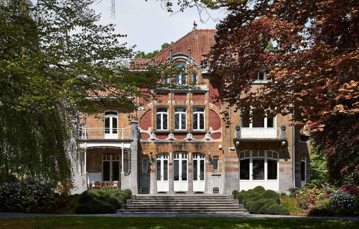 Homes for Modernists - Thijs Demeulemeester [KSIĄŻKA]