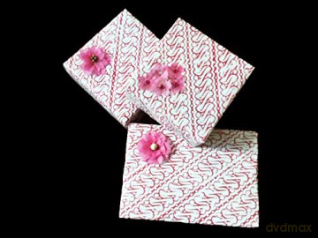 Indonesian Batik Gift Wrapping Papers: 12 Sheets of High-Quality 18 X 24 Inch Wrapping Paper: 18 x 24 inch (45 x 61 cm) Wrapping Paper - Periplus Editors [KSIĄŻKA]