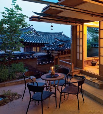 Inside The Korean House: Architecture and Design in the Contemporary Hanok - Nani Park [KSIĄŻKA]