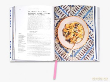 Italian Coastal: Recipes and stories from where the land meets the sea - Amber Guinness [KSIĄŻKA]