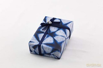 Japanese Shibori Gift Wrapping Papers: 12 Sheets of High-Quality 18 x 24 (45 x 61 cm) Wrapping Paper: 18 x 24 inch (45 x 61 cm) Wrapping Paper - Tuttle [KSIĄŻKA]