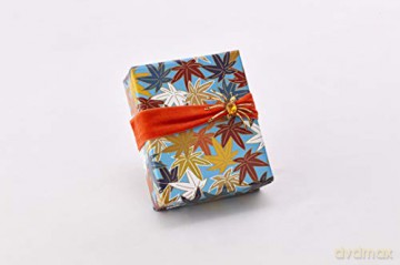 Japanese Washi Gift Wrapping Papers: 12 Sheets of High-Quality 18 x 24 (45 x 61 cm) Wrapping Paper: 18 x 24 inch (45 x 61 cm) Wrapping Paper [KSIĄŻKA]