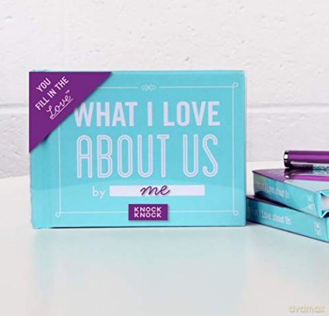 Knock Knock What I Love about Us Fill in the Love Book Fill-in-the-Blank Gift Journal, 4.5 x 3.25-inches: Fill-in-the-blank Journal - Knock Knock [KSIĄŻKA]