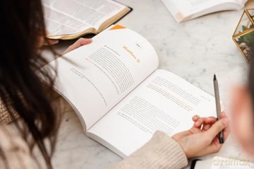 Knowing Jesus as King: A 10-Session Study on the Gospel of Matthew (The Bible Recap Knowing Jesus) (The Bible Recap Knowing Jesus Series) [KSIĄŻKA]