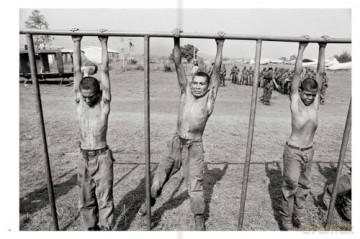 Legacy Of Lies: El Salvador 1981-1984 - Robert Nickelsberg [KSIĄŻKA]