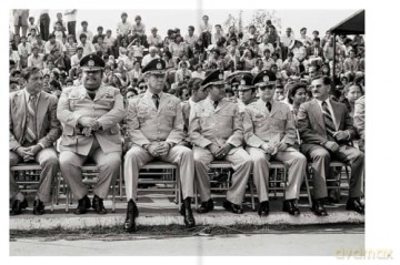 Legacy Of Lies: El Salvador 1981-1984 - Robert Nickelsberg [KSIĄŻKA]