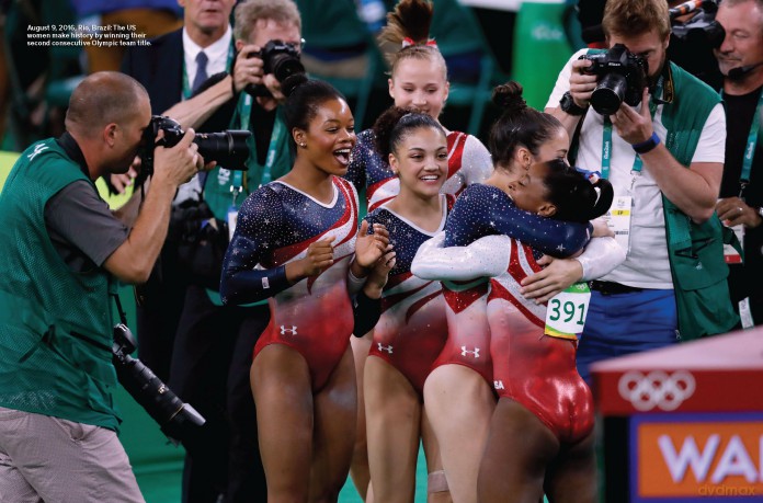 Legends of Women's Gymnastics (Abbeville Sports) - Andrea Joyce [KSIĄŻKA]