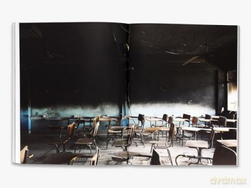 Look at the U.S.A.: A Diary of War and Home - Peter van Agtmael [KSIĄŻKA]