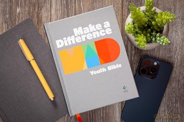 Make a Difference Youth Bible (Nlt) - Ken Castor [KSIĄŻKA]