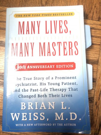 Many Lives, Many Masters: The True Story of a Prominent Psychiatrist, His Young Patient, and the Past-Life Therapy That Changed Both Their Lives [KSIĄŻKA]