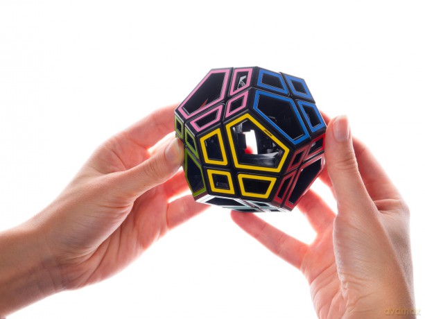 Meffert's M5096 Hollow Skewb Ultimate Puzzle, Multi-Colour [PUZZLE]