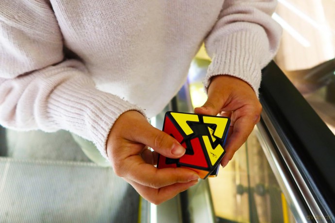 Meffert's M5110 Pyraminx Diamond, Colourful brainteaser Puzzle Cube [PUZZLE]