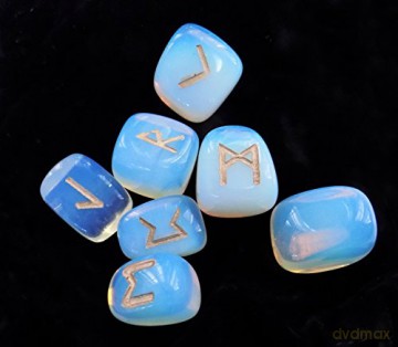 Moonstone Runes [KSIĄŻKA]