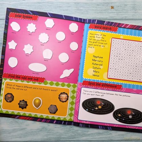 My Book of 100 Stickers - Space | 100 Reusable Stickers | Activity Book - Npp [KSIĄŻKA]
