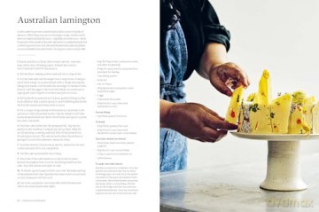 My Little Cake Tin: Over 70 Versatile, Beautiful, Flavourful Bakes Using Just One Tin - Tarunima Sinha [KSIĄŻKA]