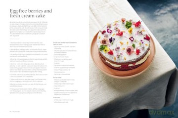 My Little Cake Tin: Over 70 Versatile, Beautiful, Flavourful Bakes Using Just One Tin - Tarunima Sinha [KSIĄŻKA]