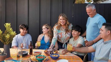 My Mexican Mesa, Y Listo!: Beautiful Flavors, Family Style (A Cookbook) - Jenny Martinez [KSIĄŻKA]