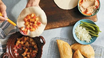 My Mexican Mesa, Y Listo!: Beautiful Flavors, Family Style (A Cookbook) - Jenny Martinez [KSIĄŻKA]