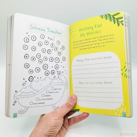 My Wellness Tracker: A Journal to Help You Map Out and Maximize Your Well-Being - Anna Barnes [KSIĄŻKA]