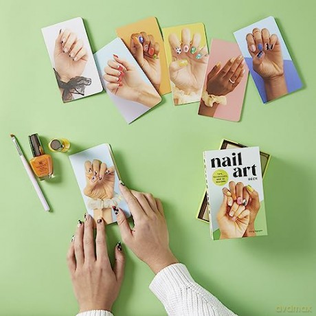 Nail Art Deck: Tips, Techniques, and 30 Designs - Hang Nguyen [KSIĄŻKA]