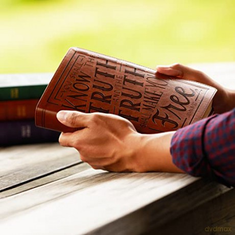 NKJV, End-of-Verse Reference Bible, Personal Size Large Print, Leathersoft, Green, Red Letter, Thumb Indexed, Comfort Print: Holy Bible, New King James Version - Thomas Nelson [KSIĄŻKA]