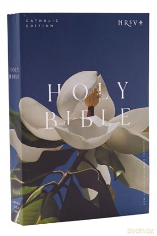 NRSV Catholic Edition Bible, Magnolia Paperback (Global Cover Series): Holy Bible - Catholic Bible Press [KSIĄŻKA]