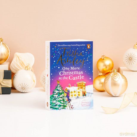 One More Christmas at the Castle: A heart-warming and uplifting new festive read from the Sunday Times bestseller - Trisha Ashley [KSIĄŻKA]