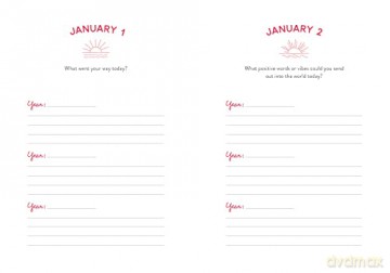 One Question A Day for Positivity: A Three-Year Journal: A Daily Journal for Manifesting the Life You Want - Aimee Chase [KSIĄŻKA]