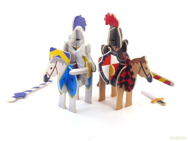 PLAYPRESS Knights Castle Pop-out Playset - Eco-Friendly Building Toys - Easy Storage - Construction Toys for Ages 4+ [KSIĄŻKA]
