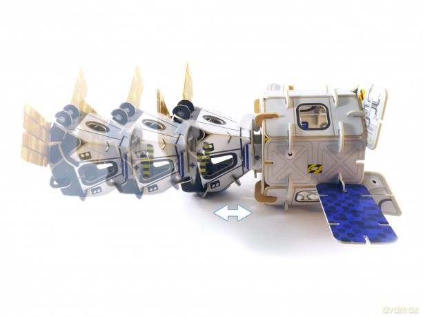 PLAYPRESS Space Station and Astronauts Playset - Interactive 3D Construction Playset - Gift of the Year 2020 Winner -Eco-Friendly Building Toys - Easy Storage - Construction Toys for Ages 7+ [KSIĄŻKA]
