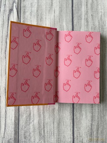 Poems to Swipe Right To: A Collection of Classic Poems to Help You Navigate Modern Love and Dating - Charlie Castelletti [KSIĄŻKA]