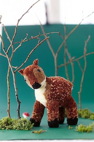 Pom-Pom Forest Animals: Craft an artisan yarn menagerie - Susanne Pypke [KSIĄŻKA]