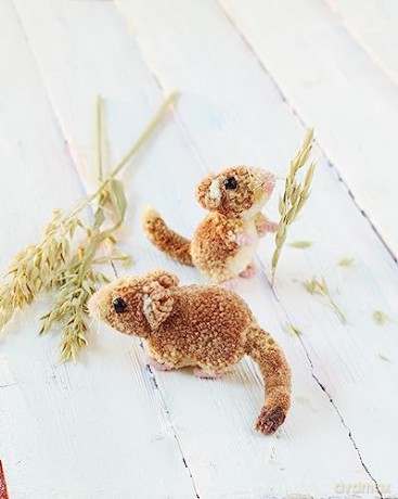 Pom-Pom Forest Animals: Craft an artisan yarn menagerie - Susanne Pypke [KSIĄŻKA]