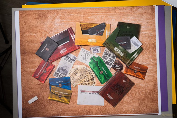 Professor Puzzle | Saloon - Murder Mystery Game | Party Game | Ages 14+ | 6 Players | 90 Minutes Playing Time [KSIĄŻKA]