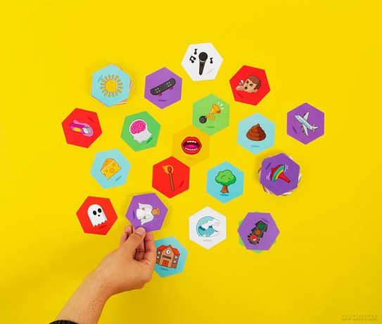Professor Puzzle | Turn A Phrase | Strategy Game | Ages 10+ | 2-6 Players | 15 Minutes Playing Time [KSIĄŻKA]